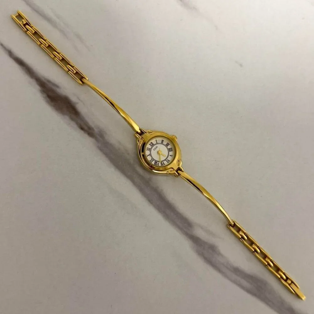 Sku:0165 cute gold‎ white mini watch gold bracelet vintage style + in a gift bag